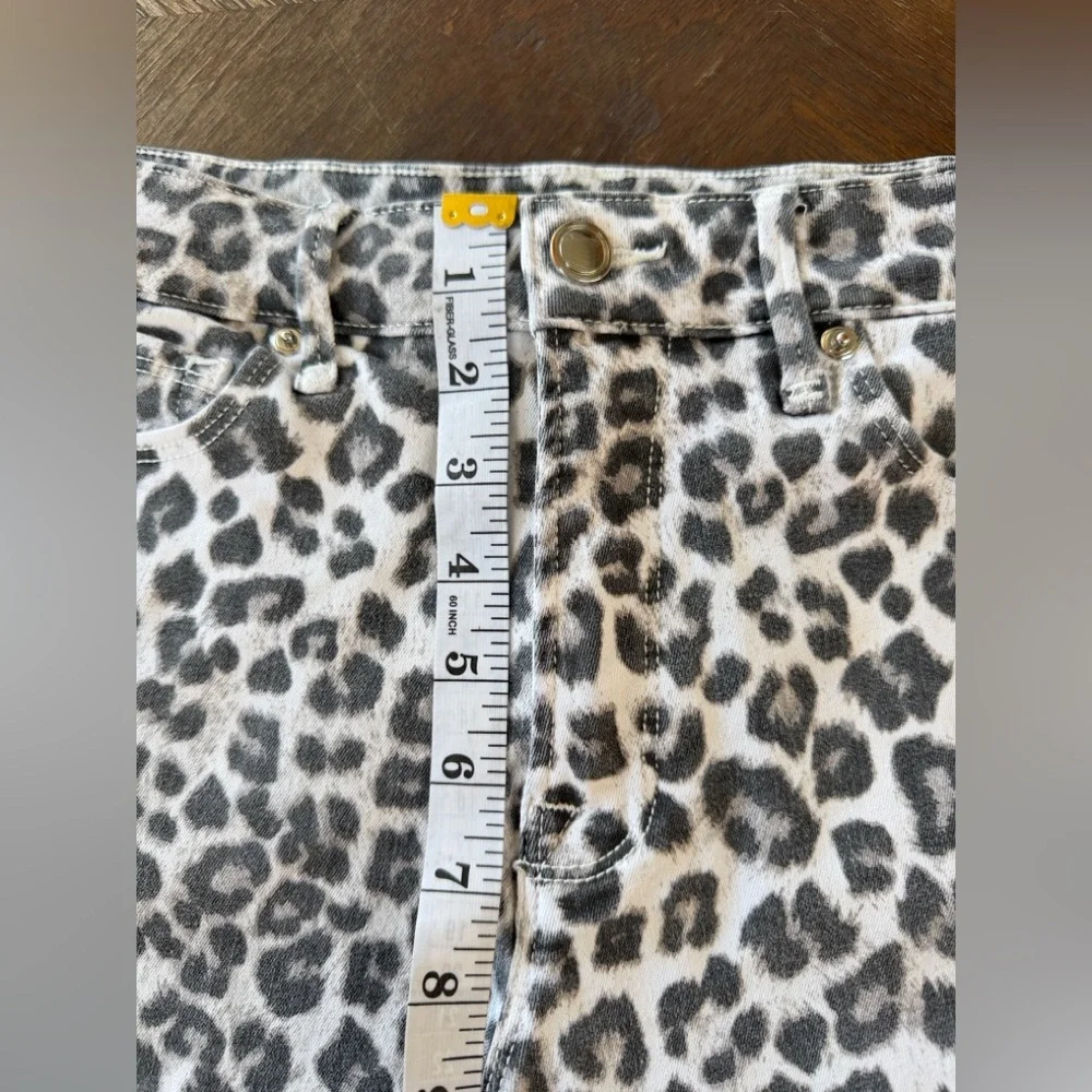 GOOD AMERICAN Animal Print Black/White Shorts 4/27 preowned - Picture 5 of 16
